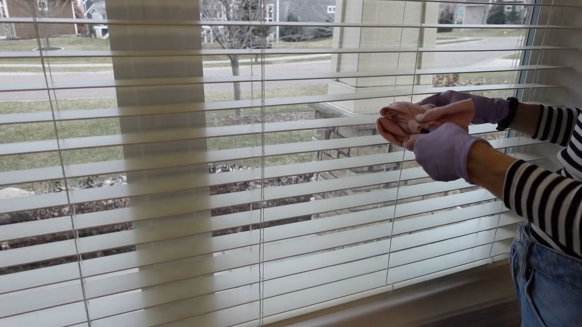 Blind cleaning tool