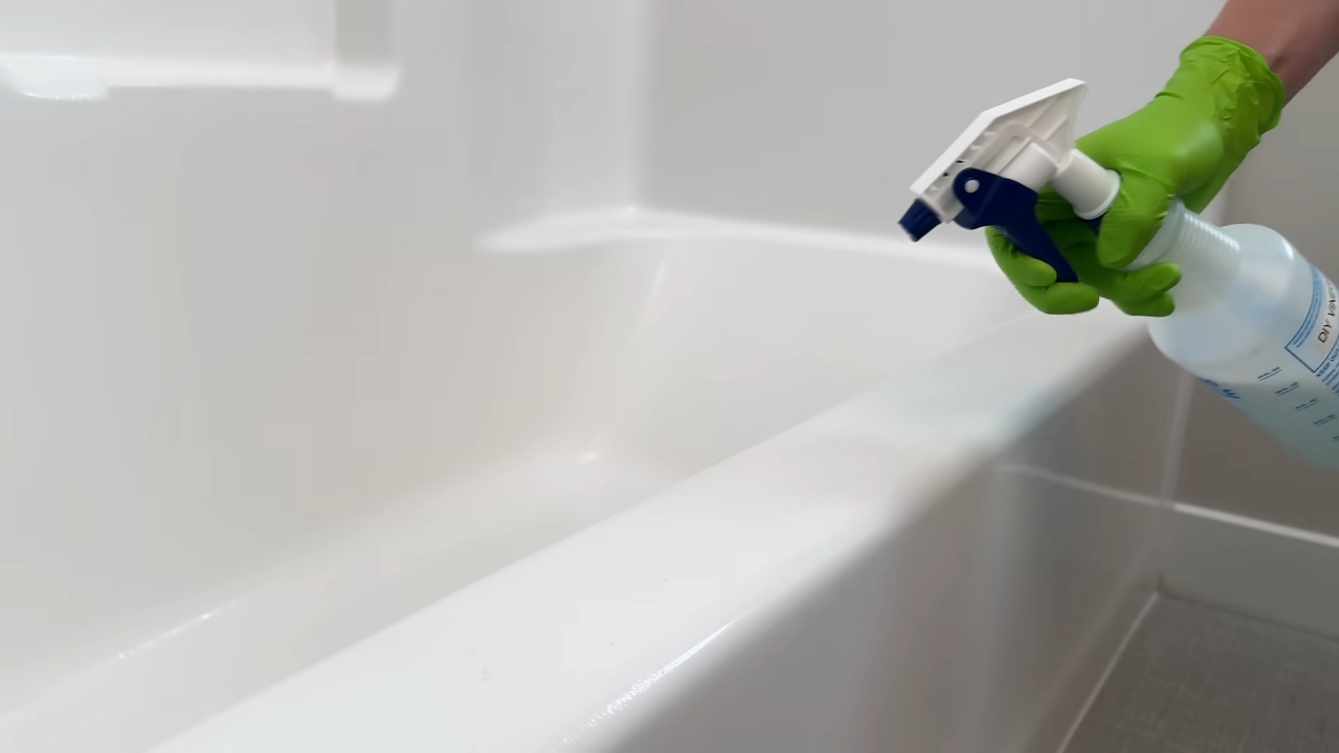Clean Shower Tub Easily